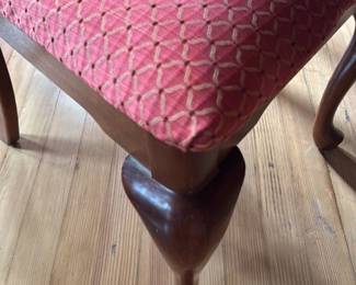 Traditional Mahogany Dining Table and Chairs Set