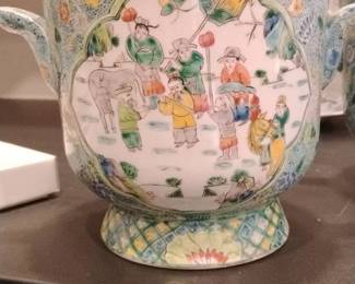 Chinese Export Porcelain Planter