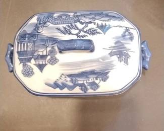 Blue Willow Pattern Covered Casserole Dish