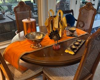 Dining Orange