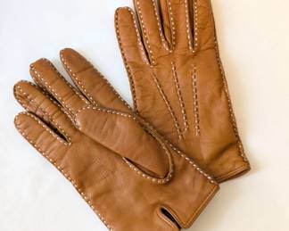 Pair of Etienne Aigner women's leather gloves