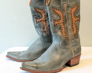 Pair of Frye "Daisy Duke" cowboy boots, blue leather with studded snakeskin accents, size 10M