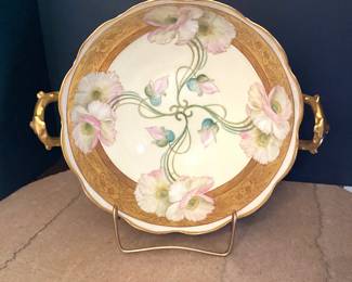 #20 - $100 - Limoges bowl with handles, gold.