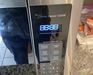 #93 - $80 - Kitchen microwave Panasonic.