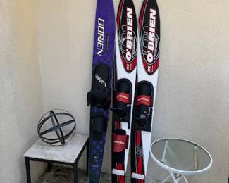 Outdoor items :O'Brien water skis.