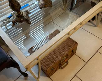 #140 - $150 - White metal end table and coffee table