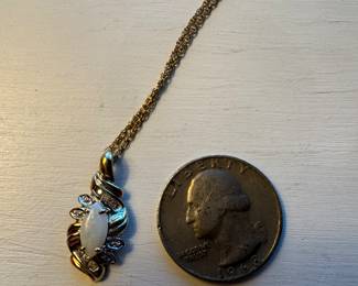 #J30 - $400 - 14kt yellow gold chain & pendant with opal with chain, 3.4 gr.
