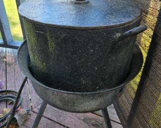 Cast iron large cooker 