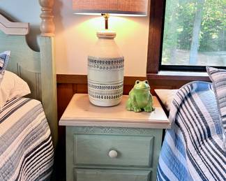 GREEN BEDROOM FURNITURE SET - LAMPS