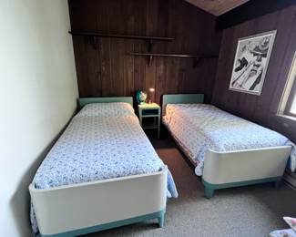 Vintage Metal teal/green & beige Twin Beds