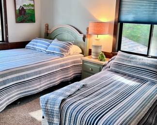 Queen & Twin  MANY BEDS