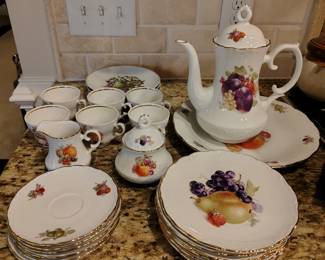 Schuman bavaria China set very nice and highly collectible