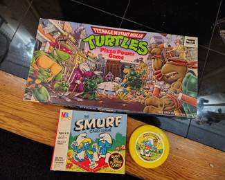 Ninja turtles and smurfs vintage games.