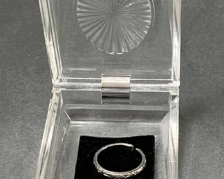 Lot 7 – 14K Golden Wedding Floral Filigree Ring
