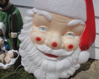 ablow3molsshow1aaBIG Santa face wall hanger $135.