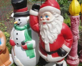 ablowmoldshow2eStovepipe snowman carrot nose $95 and Waving Santa $95