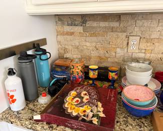 Kitchen items, serving pieces