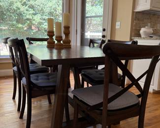 Kitchen table & 6 chairs