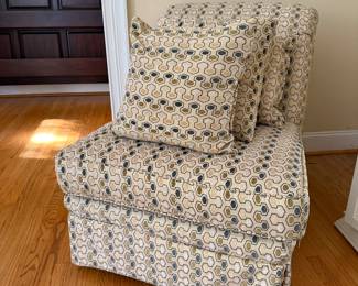 Slipper chair