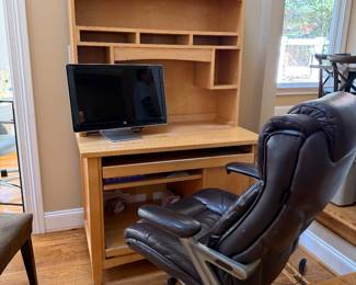Desk/hutch, desk chair
