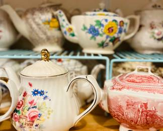 Vintage teapots various colors $20