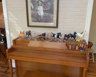 Howard piano, Breyer type horses