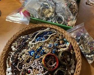 jewelry -loose and bagged, buttons bagged