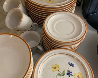 Casual Classics stoneware -Peggy