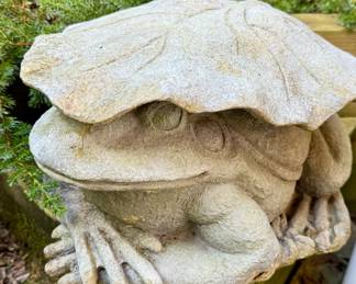 Frog Statue 