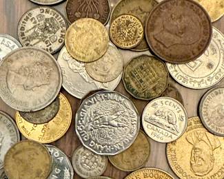 Assorted US and foreign coins