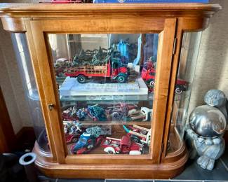 Curio Table