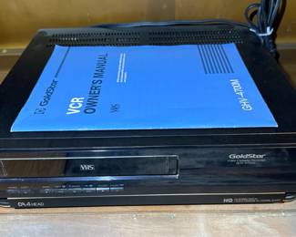 GoldStar GHV-4700M VHS Video Cassette Recorder