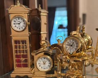 Assorted miniature novelty clocks
