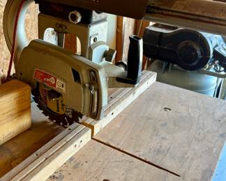 Black & Decker Radial Arm Saw 