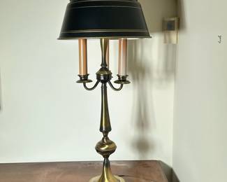 BRASS TABLE LAMP
