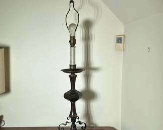Vintage TALL WOOD & BRASS Table LAMP
