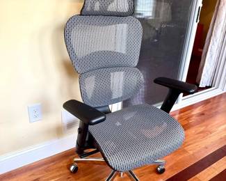 Ergonomic Office Swivel Chair
