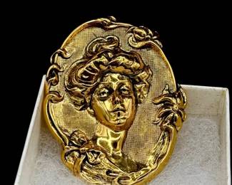 Vintage Metal Cameo Brooch
