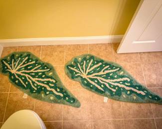(2) Begonia Leaf Non-Slip Luxury Microfiber Bath Mats

