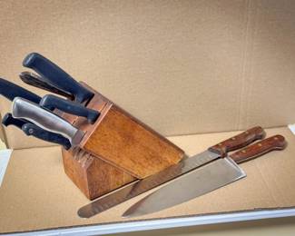 Knife Block Feat Connoisseur Chef Knife & Meat Knife
