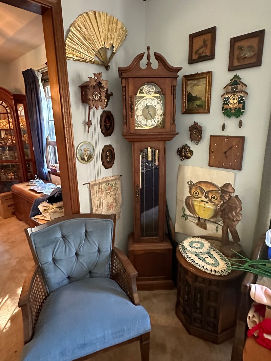 Grandfather Clock/Cuckoo Clocks