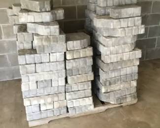 011 Concrete Blocks Lot 1