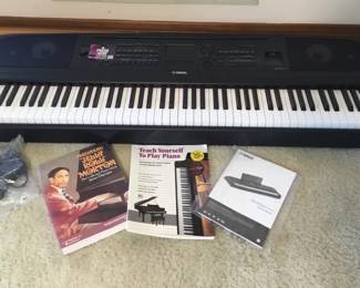 YAMAHA DGX670 Keyboard