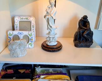 Accessories/wallets/clutches