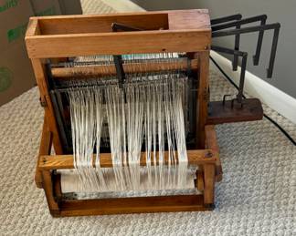 Wonder Weaver Antique loom