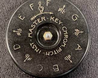 Chromatic pitch pipe