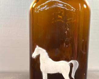 Vintage White Horse Distillery amber whiskey bottle