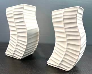 Ribbed ceramic vases