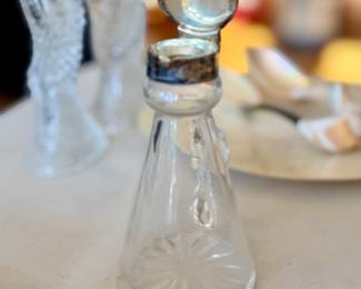 Deakin & Francis antique whiskey noggin with silver top