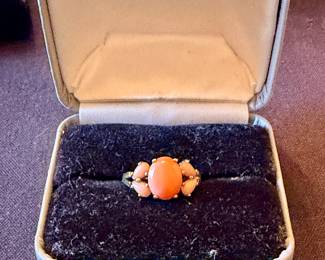 Coral ring set in 14 kt gold
